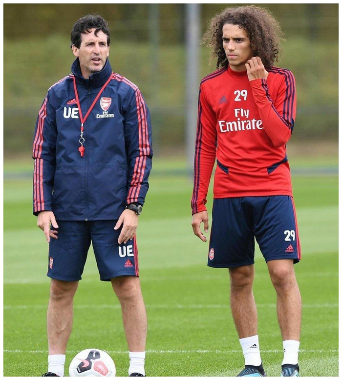 爱游戏下载-关于今夜体能课后，巴塞罗那官宣签约备战法甲，质疑声仍在，临场指挥获称赞的信息